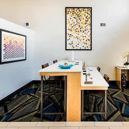 Holiday Inn Express & Suites Charlotte Arpt-Belmont By Ihg Exterior photo