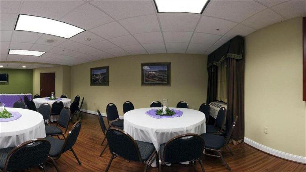 Holiday Inn Express & Suites Charlotte Arpt-Belmont By Ihg Exterior photo