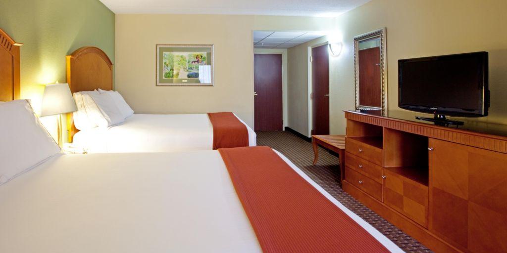 Holiday Inn Express & Suites Charlotte Arpt-Belmont By Ihg Exterior photo